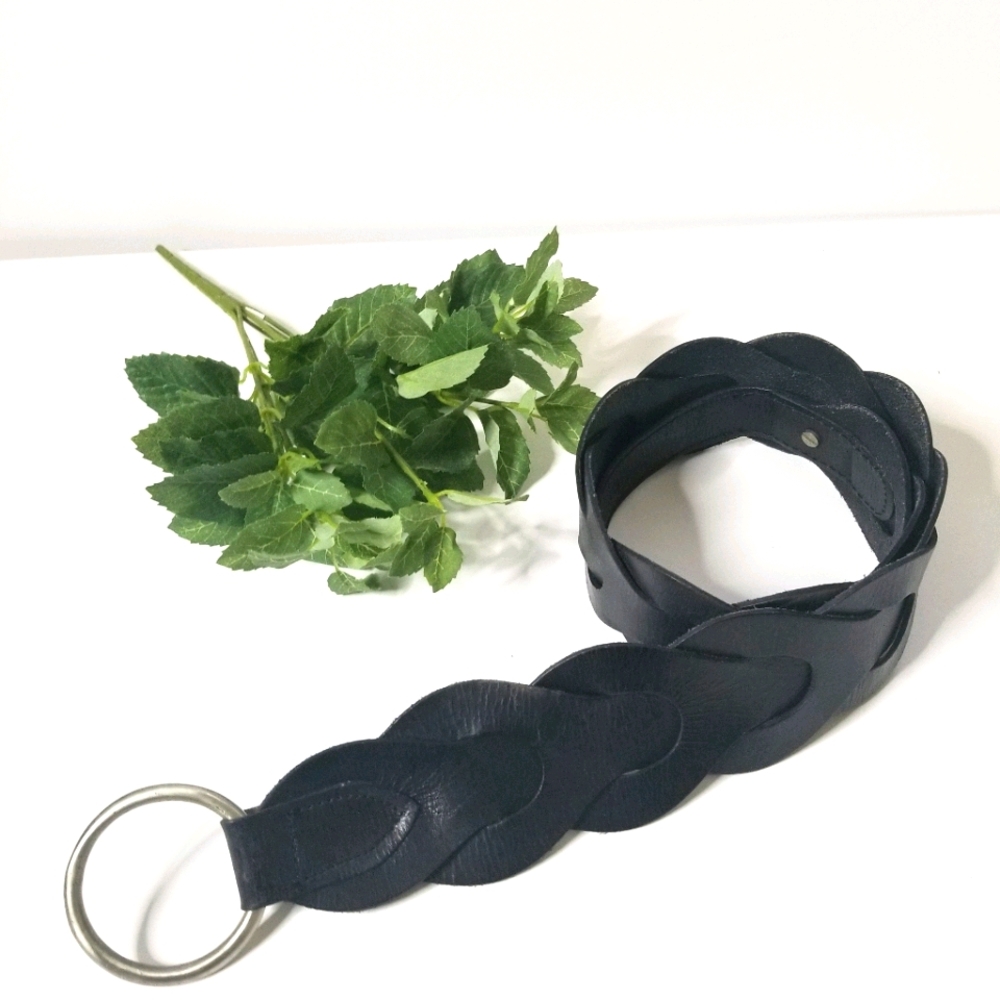 Womens black belt size Small/Medium
